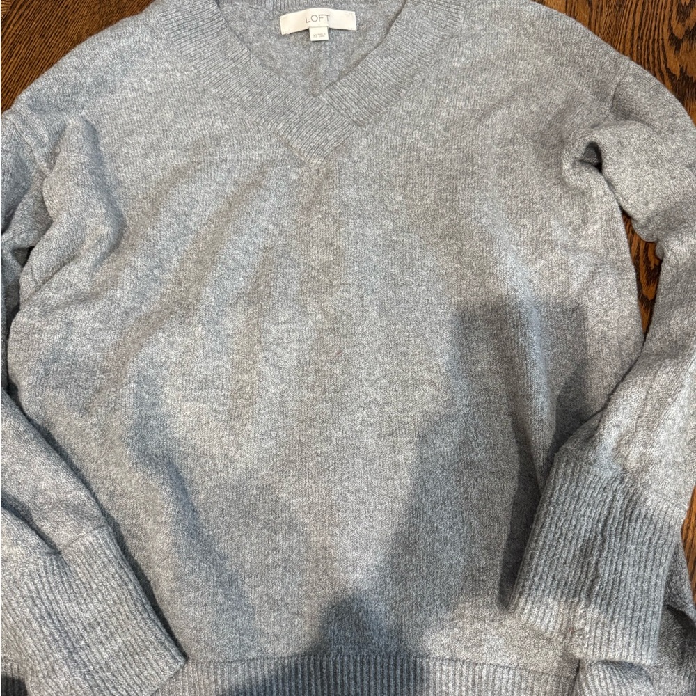 LOFT oversized women’s V-Neck Sweater in Heather Gray